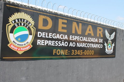 Celular “bombando” entrega traficante, que é preso com cocaína Denúncia levou equipe da Denar até endereço nas Moreninhas; suspeito de disk entrega foi preso em flagrante / Foto: Reprodução