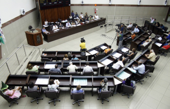 Vereadores de BH aumentam o próprio salário em 61% Vereadores de BH aumentam o próprio salário em 61%