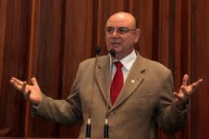 Tetila apresenta projeto inédito a ministro da Justiça