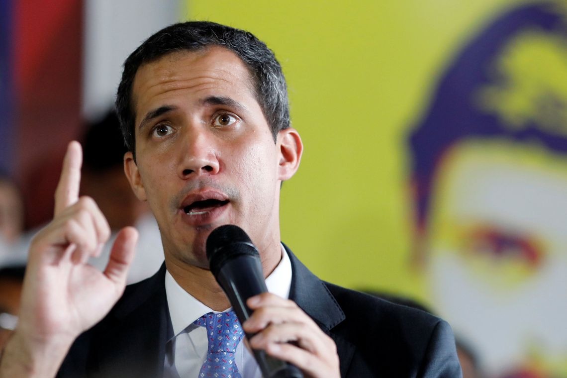 Caravana que prepara ajuda humanitária é atacada na Venezuela STRINGER