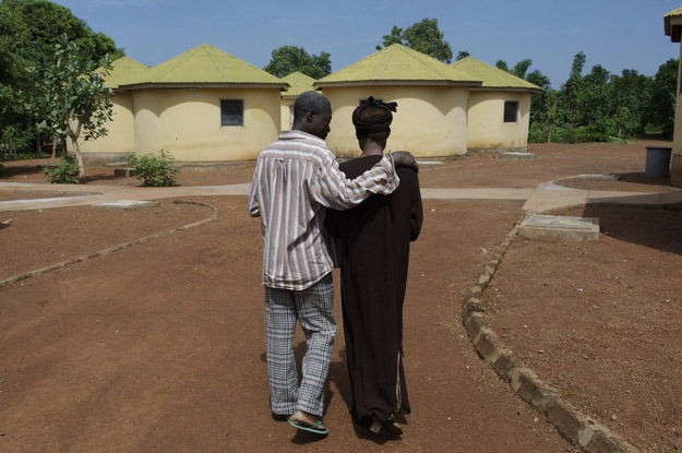 Desde 2005, mundo reduziu quase pela metade mortes por HIV/Aids Pacientes soropositivos de um hospital em Tamale, Gana. Foto: Banco Mundial/Jonathan Ernst (arquivo)