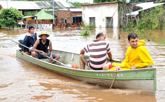 Enchente provocada pelo Rio Aquidauana em 2011 (arquivo Defesa Civil)