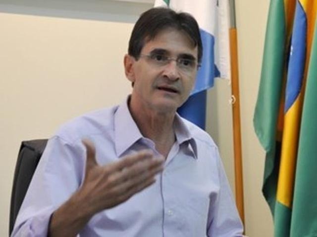 Baleado na cabeça, Dirceu já está no Hospital do Coração em Dourados Dirceu teve uma parada cardíaca que foi revertida. Em breve, o ex-prefeito de Amambai será submetido a uma cirurgia / Foto: Divulgação