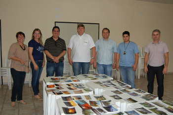 Presidente da ACIA, Lelo, com membros da comissão julgadora do concurso de fotografias 2012aFoto: Moreira Produções