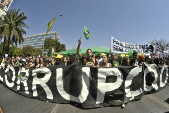 Marcha contra a corrupção mostra força das mídias sociais Marcha contra a corrupção mostra força das mídias sociais