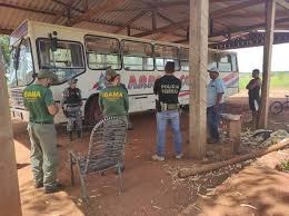 Operação investiga desmatamento em área indígena na fronteira Equipes durante a operação conjunta nesta terça-feira em Paranhos. (Foto: Divulgação)
