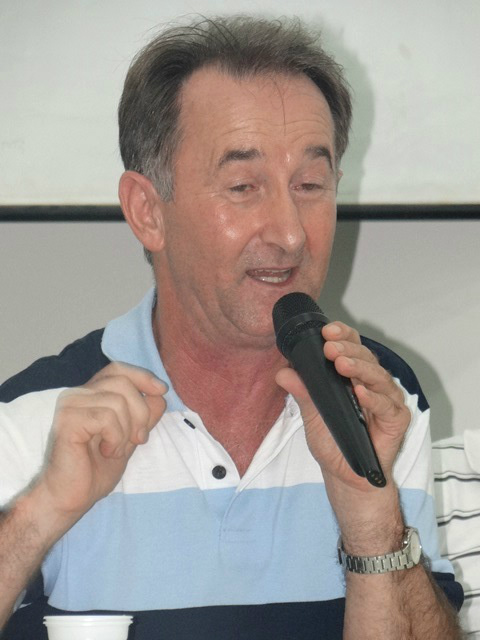 José Luiz Ames tem graduação em Filosofia e Estudos Sociais (1982), mestrado em Filosofia pela PUC-RS (Pontifícia Universidade Católica do Rio Grande do Sul) em 1987 e doutorado em Filosofia pela Unicamp (Universidade Estadual de Campinas) em 2000.