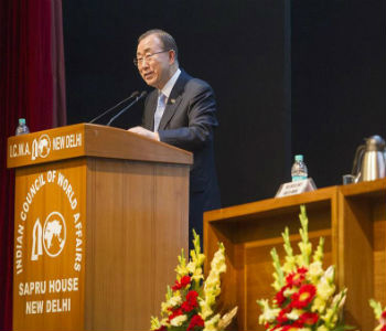Ban durante discurso na Índia. Foto: ONU/Mark Garten