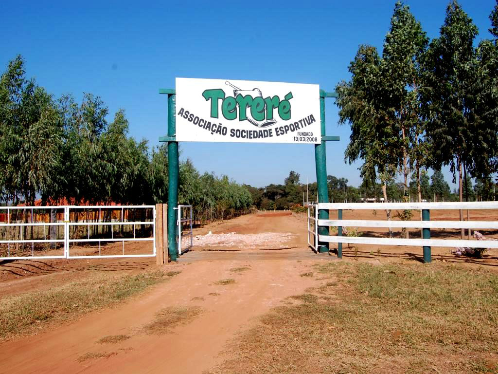 Associação Tereré: futebol motivando lazer e cultura em Amambai 60 amigos juntaram recursos financeiros e adquiriram uma área localizada na rodovia MS 485, km 1,2, nas proximidades do Clube de Laço União Amambaiense.