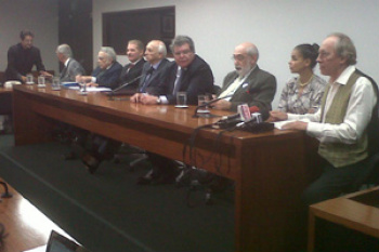 Ex-ministros do Meio Ambiente reunidos naCâmara (Foto: Robson Bonin / G1)