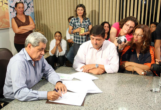 Autorização para concurso da Educação cumpre compromisso do governo