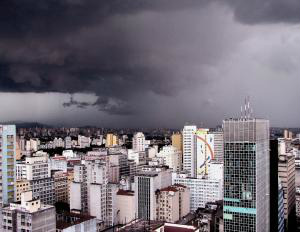As mudanças climáticas deverão provocar aumento do nível dos mares e da intensidade de eventos extremos, como secas e tempestades em todo o mundo (Gabriel de Andrade Fernandes / Creative Commons)