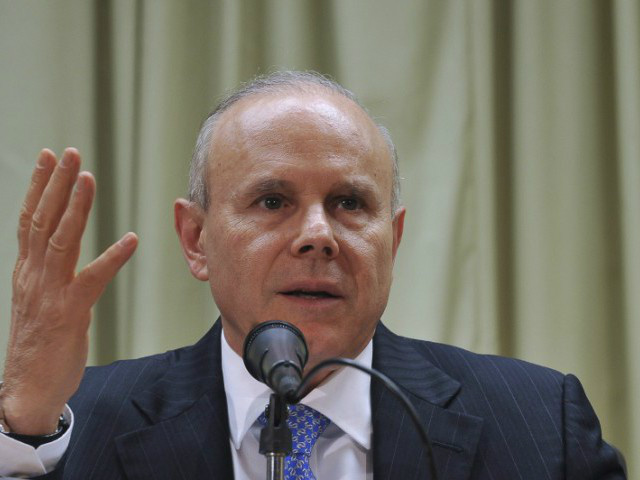 Mantega anuncia medidas de incentivo à indústria automobilística