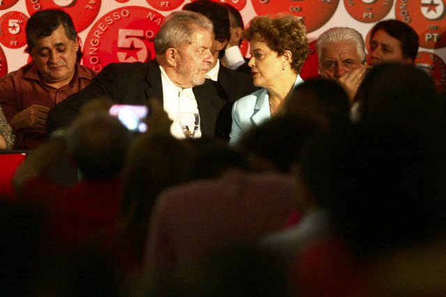 Congresso do PT rejeita proposta de mudança na política econômica do governo Congresso do PT rejeita proposta de mudança na política econômica do governo