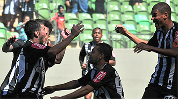 Donizete: um gol e uma assistência na partida