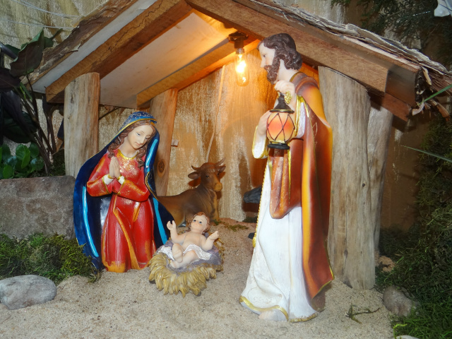 José, Maria e o Menino Jesus, peças principais do presépio da família Bampi / Foto: Moreira Produções