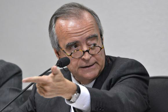 Ex-diretor da Petrobras é preso pela Polícia Federal Ex-diretor da Área Internacional da Petrobras Nestor Cerveró (Wilson Dias/Agência Brasil)Wilson Dias/Agência Brasil
