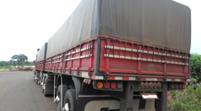 PMA apreende duas carretas com cargas de madeira ilegal e multa empresas em R$ 19,4 mil / Foto:Divulgação