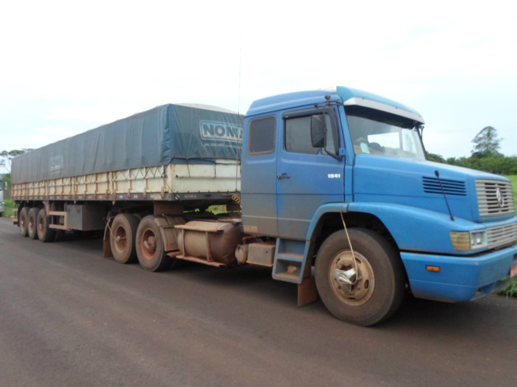 PMA apreende duas carretas com cargas de madeira ilegal