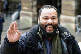 Humorista francês é detido por fazer apologia ao terrorismo