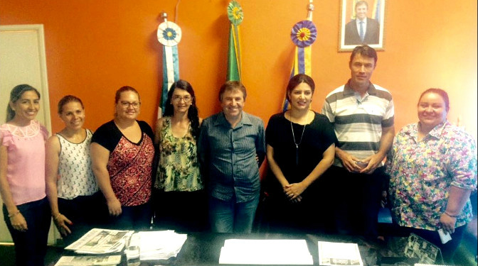 Subsecretária de Políticas para Mulheres visita prefeituras da região sudoeste Reunião na última quarta-feira (8) com o prefeito de Guia Lopes da Laguna, Jair Scapini, primeira-dama, Gladis Scapini, secretários de Assistência Social, Educação e equipes.