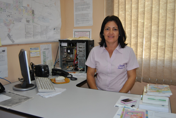 Nesta terça-feira (15) é comemorado o Dia da Assistência Social A assistente social de Amambai, Dalvina Ferreira Barbosa Francisco. Foto: Moreira Produções.