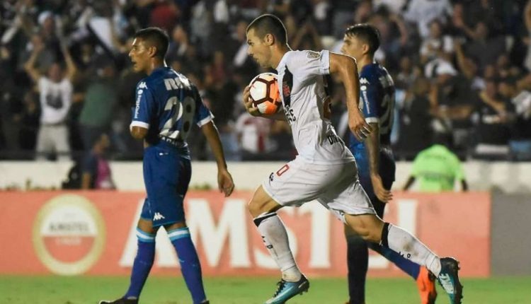 Vasco empata com um a menos e sobrevive na Libertadores