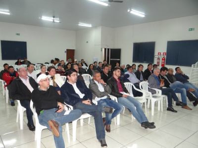 O grupo tem mantido reuniões semanais para debater o processo eleitoral / Foto: Moreira Produções