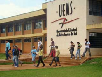 Literatura e cinema serão debatidos sexta na UEMS Universidade Estadual de Mato Grosso do Sul (UEMS)