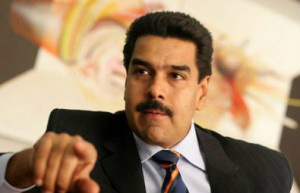 Maduro acusa ex-presidente colombiano de complô para matá-lo