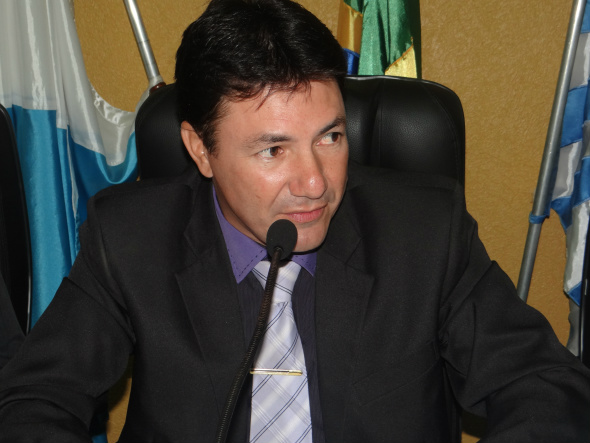 Resumo da sessão da Câmara de Amambai do dia 7 de dezembro de 2015 A sessão foi presidida pelo vereador Jaime Bambil (PT do B)Foto: Moreira Produções