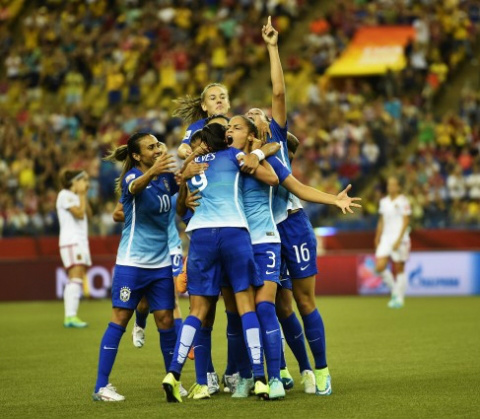 Brasil vence a segunda e está nas oitavas da Copa do Mundo de futebol feminino Brasil vence a segunda e está nas oitavas da Copa do Mundo de futebol feminino