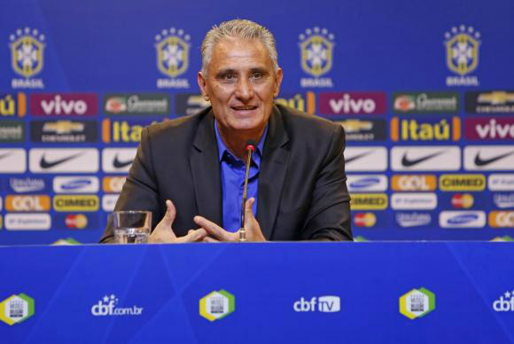 Tite defende o futebol que reúne arte e técnica para levar o Brasil à Copa da Rússia, em 2018