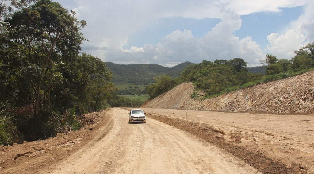 Estado investe R$ 5,5 milhões em obra para garantir tráfego e segurança Trecho da serra em obras ganhou maior espaço de rolamento para manobras menos arriscadas