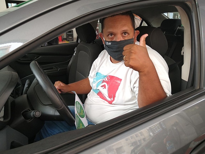 Ricardo Rodrigues de Souza trabalha há 3 anos como motorista de aplicativo na cidade de São Paulo / Foto: Daniel Giovanaz/Brasil de Fato
