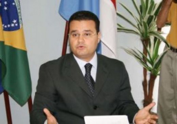 Gafes com nome do estado voltam a irritar Fábio Trad Gafes com nome do estado voltam a irritar Fábio Trad