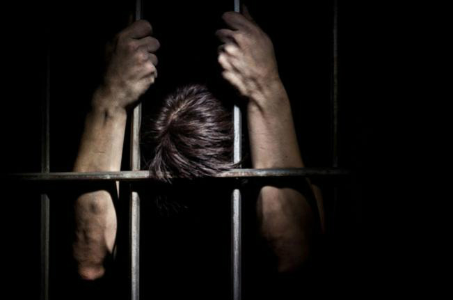Quase metade dos brasileiros concorda com uso de tortura Quase metade dos brasileiros concorda com uso de tortura
