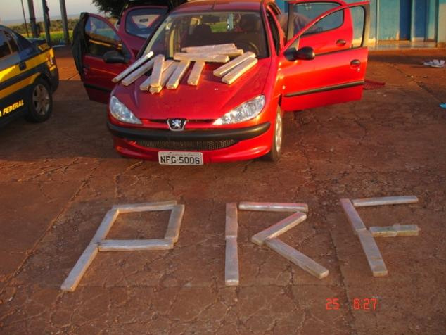Motoboy é flagrado com cerca de 50 kg de maconha