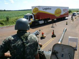 Exército fecha fronteira de Mato de Grosso do Sul Exército fecha fronteira de Mato de Grosso do Sul