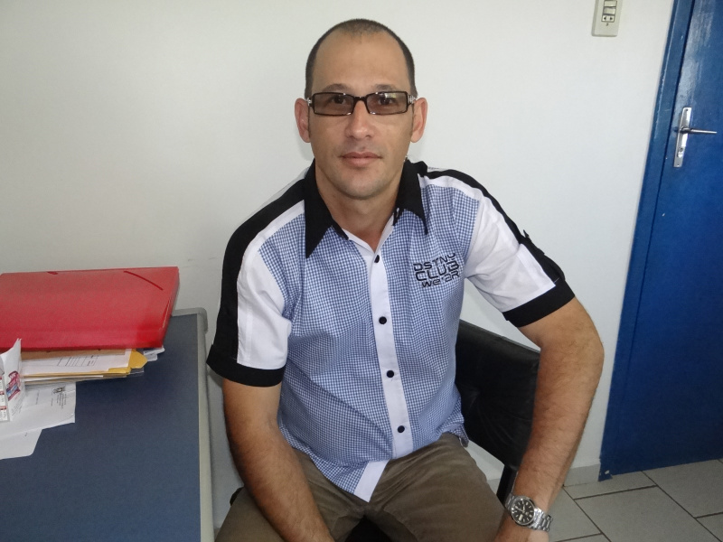 Moradores da área rural de Amambai são prioridade no trabalho de médico cubano O médico Amauris está no Brasil desde o início de fevereiro / Foto: Moreira Produções