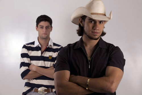 Véspera de feriado tem show gratuito de aniversário de Amambai Véspera de feriado tem show gratuito de aniversário de Amambai