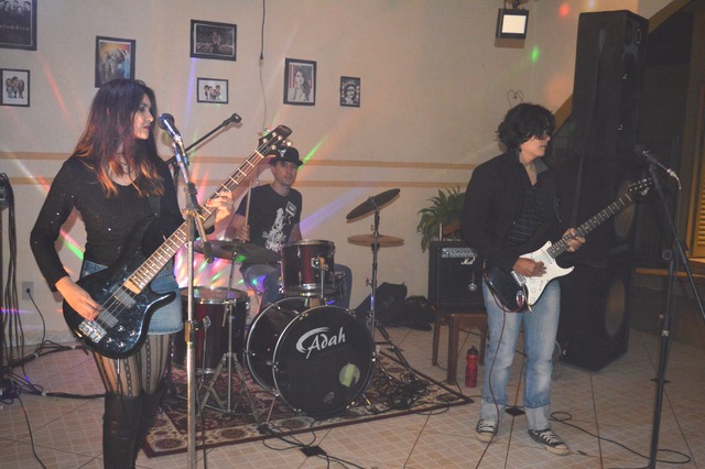 A banda Mach in Bend.