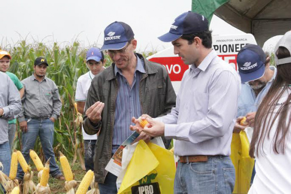 Na foto o prefeito de Amambai, Sérgio Barbosa e o presidente da Coopersa, Christiano BortolottoFoto: Assessoria