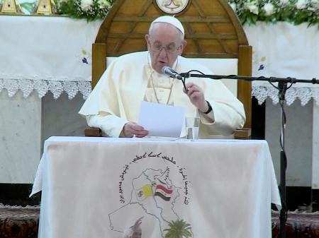 Papa critica guerra e extremistas religiosos e pede paz no Iraque Foto: UOL Notícias