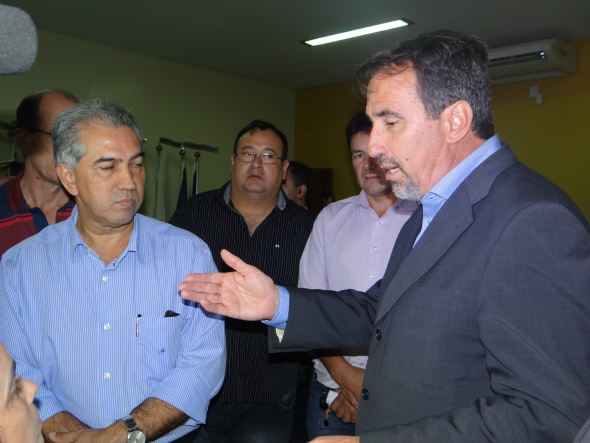 Ministro garante em Amambai apoio aos municípios atingidos pelas chuvas O ministro manteve reunião com autoridades na Câmara de Vereadores de Amambai, na manhã desta terça-feira (8)Foto: Moreira Produções