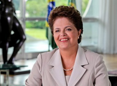 Dilma diz que avaliará com exaustão projeto de royalties antes de tomar decisão Dilma diz que avaliará com exaustão projeto de royalties antes de tomar decisão