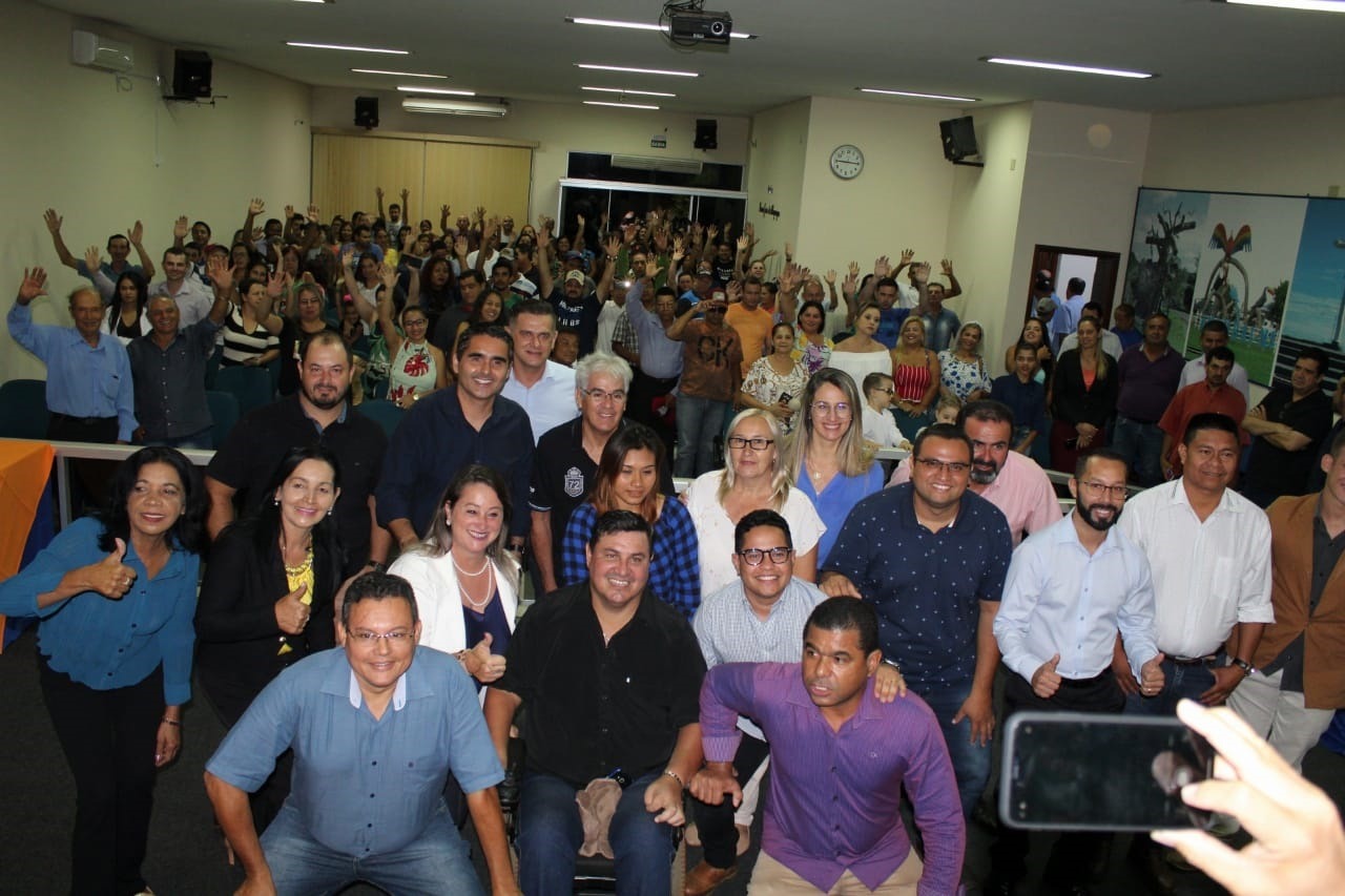 A reunião política contou com a presença de filiados e lideranças políticas do município / Foto: Reprodução Facebook