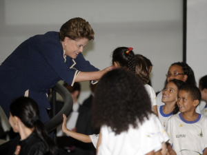 Dilma destaca educação como caminho para igualdade de oportunidades