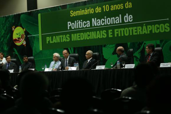 O ministro da Saúde, Ricardo Barros, abre seminário para comemorar os 10 anos da Política Nacional de Plantas Medicinais e Fitoterápicos