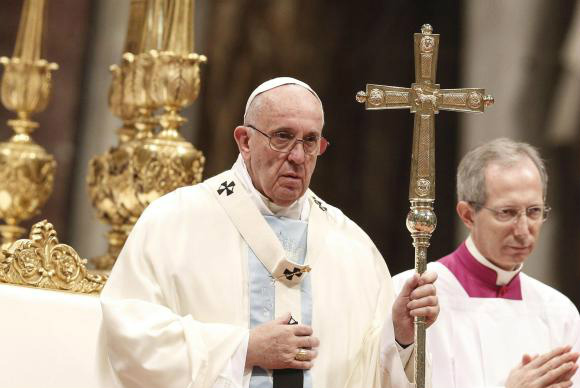 Segundo a doutrina católica, o Papa é a mais alta autoridade na nomeação de um bispoFoto: Agência Lusa/EPA/Giuseppe Lami/Direitos Reservados